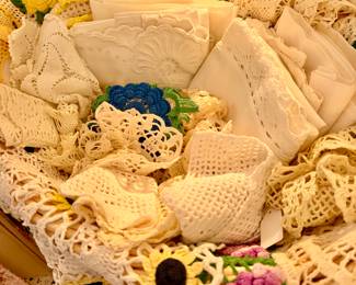 love these beautiful linens and doilies.