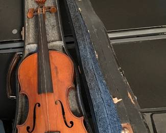 Antique violin. Interior label reads "Copy of Josef Guarnerius, Made in Germany"