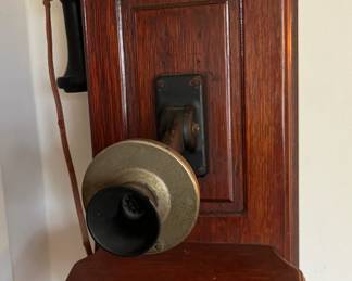 Antique wall phone - missing crank
