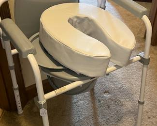 Commode chair