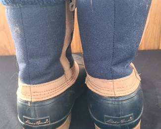 Eddie Bauer winter snow boot