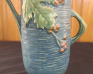 Roseville Bushberry handled vase