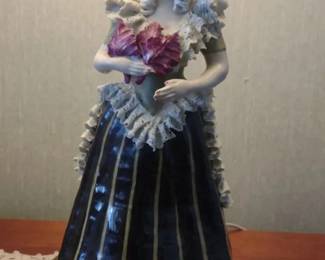 vintage porcelain figurine table lamp