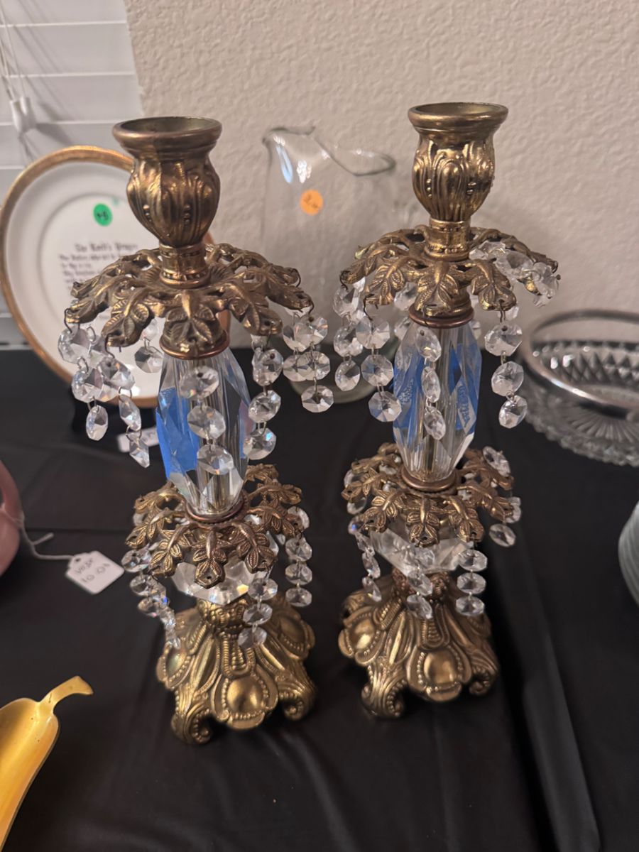 pair candlesticks