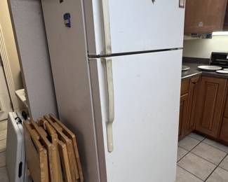 refrigerator- working