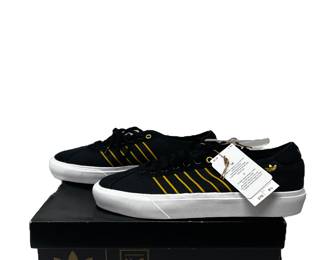 Shoe size range 39-40