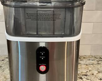 Antarctica star counter top ice machine