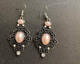 Pink pearl like dangle earrings