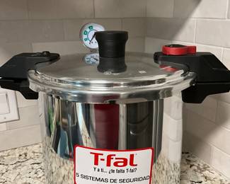Teal pressure cooker/canner.