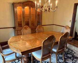 Thomasville China Cabinet W/ Lights