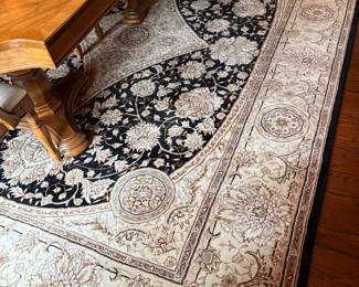 Large Area Rug like New