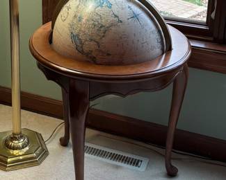 Globe w/illumination - Queen Ann Style Floor Globe