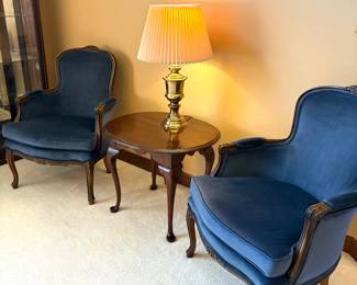 Queen Ann Style Accent Table & Brass Table Lamp