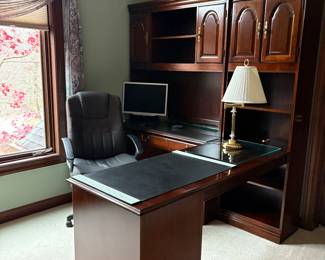 Hooker Office Desk Set