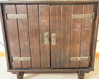 Vintage End Table / TV Stand