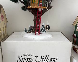 Treetop Tree House - Snow Village