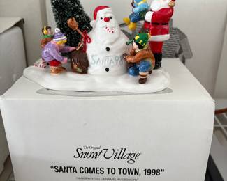 Santa Comes To Town 1998 - Snow Village