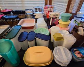 Vintage Tupperware in excellent condition