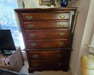 dresser a part of a 2pc bedroom set