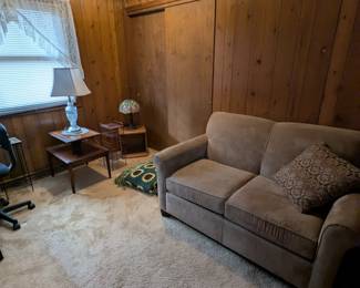 Loveseat in great condition
Lamps
Side tables