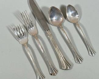 REED & BARTON STERLING SILVER FLATWARE SERVICE