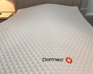 DORMEO queen size mattress topper