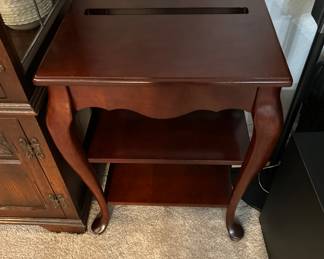 BOMBAY COMPANY telephone table