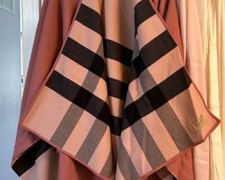 BURBERRY  salmon plaid cape
