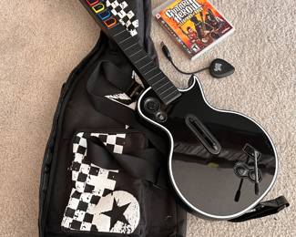 GIBSON LES PAUL GUITAR HERO with case, dongle, game cartridge