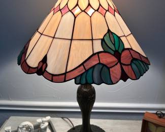 tiffany style table lamp
