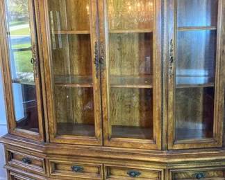 Hibriten Display Cabinet