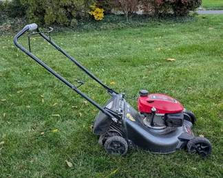 Honda HRN216VKAA SelfPropelled Gas Lawn Mower