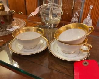 Lenox gold rimmed teacups 