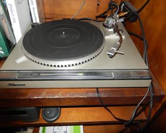 VINTAGE TECHNICS SL-B2 TURNTABLE