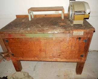 ANTIQUE WORKBENCH
