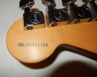 VINTAGE 2000 FENDER STRATOCASTER AMERICAN STANDARD MAPLE NECK