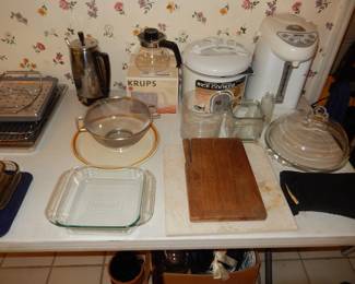 SMALL APPLIANCES AND COOKWARE