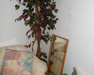 SILK TREE & MIRROR