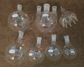 Lots of vintage chemistry supplies!!!!