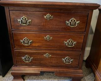 Wooden Chest (16” x 28,5” x 30”)