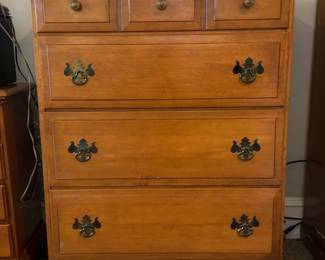 Sterling House Early American Furniture - Solid Maple / Solid Cherry (18.5” x 31” x 42”)