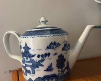 Mottahedeh Blue Canton Teapot