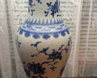 Blue and White Chrysanthemum Porcelain Lamp