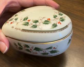 Holiday Heart-Shaped Trinket Box