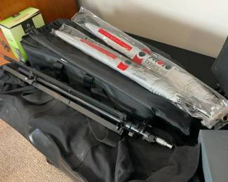 Westcott TD5 Spiderlite 2-light kit with two 22” x 29” soft boxes, ten 5500k bulbs, two stands, two mounting brackets, two silver/white Westcott umbrellas and a carrying case in excellent condition