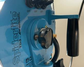 Westcott TD5 Spiderlite 2-light kit with two 22” x 29” soft boxes, ten 5500k bulbs, two stands, two mounting brackets, two silver/white Westcott umbrellas and a carrying case in excellent condition