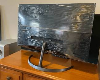 Philips 276e8vjsb 27" 3840 x 2160 hdmi IPS lcd Monitor - NOTE: Needs a power cord - Brand new / never used