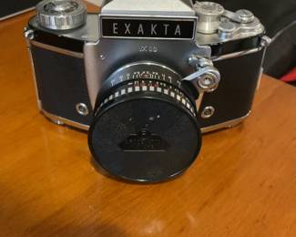 Exakta VX IIb Camera with Meyer-Optik Gorlitz 50mm f2.8 lens in excellent condition