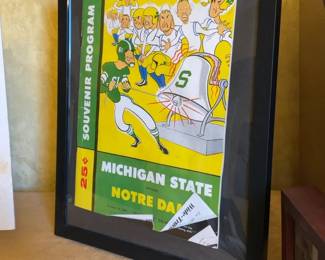Michigan State vs Notre Dame Souvenir Program Magazine frame from 10/21/61 (10.75” x 13”)
