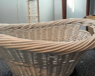 Wicker Basket (25 x 18”)